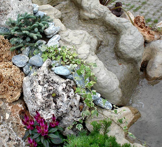 Süs amaçlı kaskat (şelale)