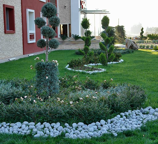 Çeşitli yuvarlatılmış taşlar